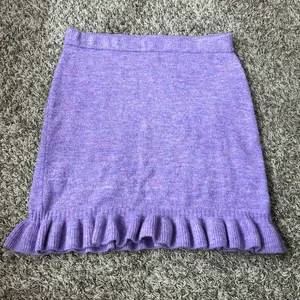 BCBG Paris Lavender Frost Knee Length Sweater Skirt with Ruffle Hem Sz XL thumbnail 2