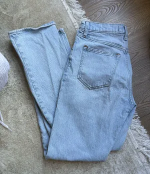 Abercrombie High-Rise 90s Straight Jeans thumbnail 1