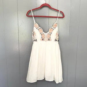 Lulus Daisy Petal Pickin' Ivory Embroidered V-neck Boho Summer Mini Dress M thumbnail 2