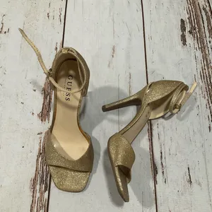 Guess Womens Gold Glitter Stiletto Heels‎ thumbnail 2