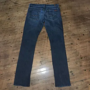 7 for All Mankind straight leg distressed normcore 28 jeans thumbnail 4