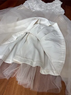 Lindy Bop ivory dress thumbnail 3