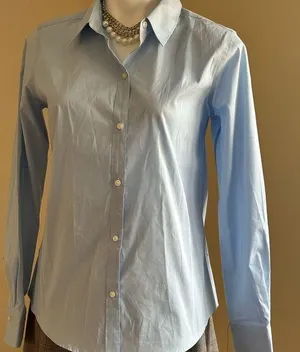 Liz Claiborne NWT Light Blue Button Down Long Sleeves Top Wrinkle Free SZ M thumbnail 1