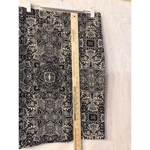 LuLaRoe Cassie Pencil Skirt Womens Large Black Cream Paisley Damask Midi Skirt thumbnail 6