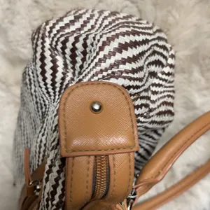 Ellen Tracy Purse thumbnail 15