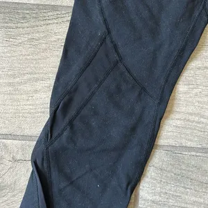 Lululemon mesh insert Capri leggings thumbnail 2
