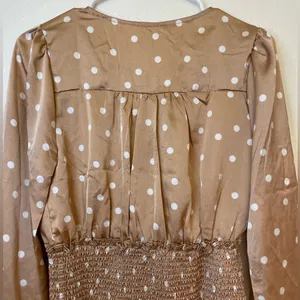 Blu Pepper NWT Tan Brown Polka Dot‎ Silky Blouse Size S thumbnail 7