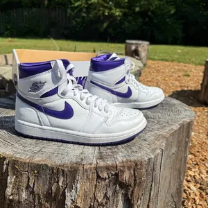Nike Air Jordan 1 High OG “Court Purple” High Top Sneakers thumbnail 2