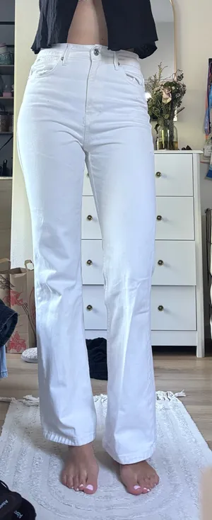 Stradivarius White Jeans Flare thumbnail 3