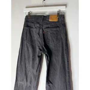 Levis Dad Jean Womens 24 Washed Black High Rise Straight Leg Denim Pants thumbnail 2