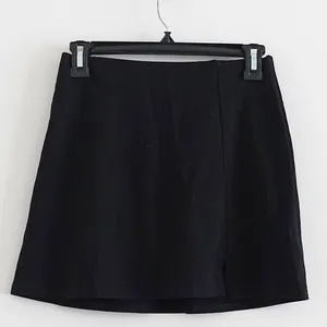 American Eagle Black Pull-On Low Rise Mini Skort Skirt w/ Shorts Size XS thumbnail 1