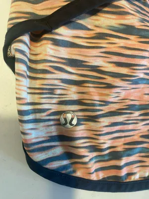 Lululemon Shorts Hot Hot thumbnail 2