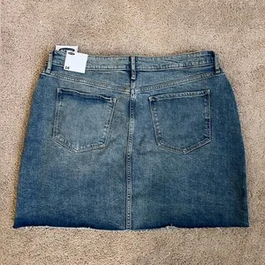 Old Navy Brand New Denim Mini Skirt thumbnail 3