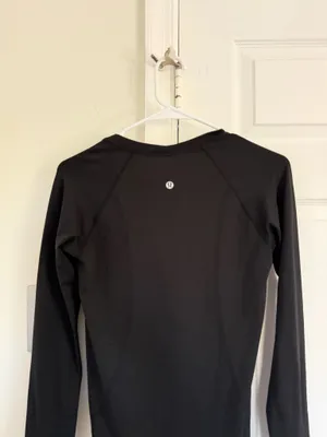 Lululemon Swiftly Tech Long Sleeve 2.0 Black Top Womens 6 Running Workout thumbnail 7