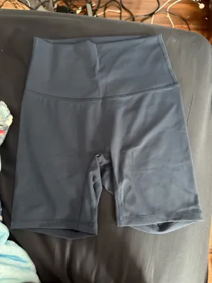 Underestimated Seamless Navy Legging Shorts Gray Size 4 thumbnail 1