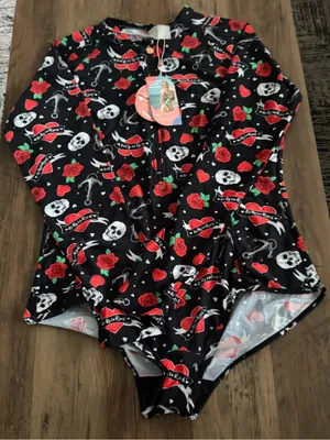 As Rose Rich One-Piece Swimsuit with Red Rose & Skull Print thumbnail 1