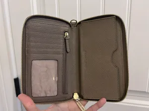Michael Kors Wallet thumbnail 3