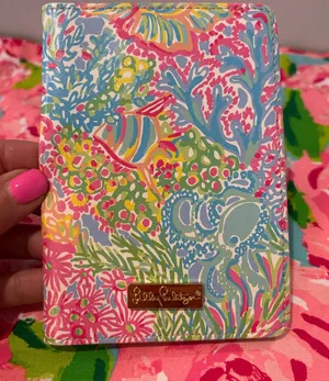 Lilly Pulitzer Passport Holder thumbnail 1
