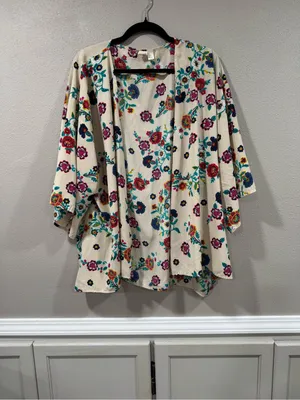 Floral Open-Front Kimono in Cream thumbnail 2
