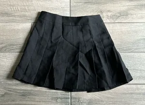Black pleated skirt thumbnail 1