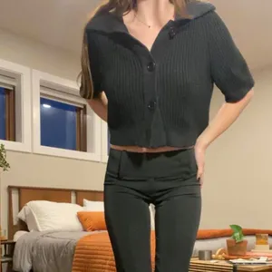 Vintage y2k Chaus black chunky knit short sleeve button up cropped top ☕️ thumbnail 2