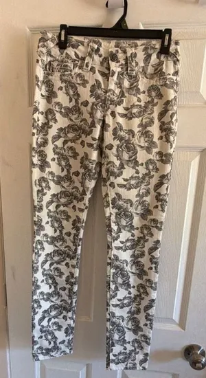 Maurice Black and White Floral Skinny Jeans thumbnail 1
