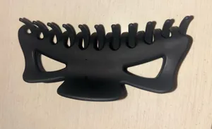 Boutique Black Claw Clip thumbnail 1