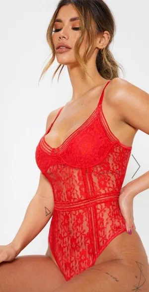 Pretty Little Thing RED LACE CUPPED STRIPE LACE BODY thumbnail 3