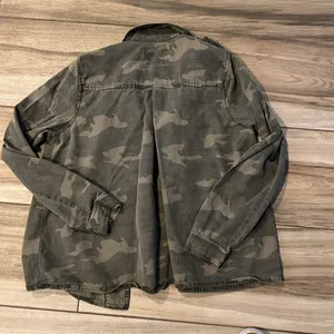 Lucky Brand shirt thumbnail 5