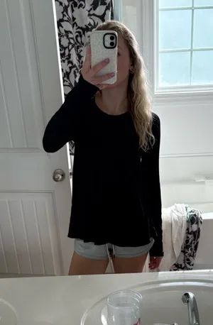 Lululemon Long Sleeve thumbnail 1