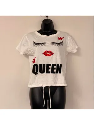 white queen graphic tee with red lips sequence, covered and eyelashes #loungewea thumbnail 2
