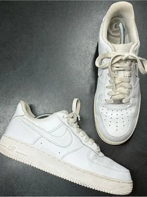 Nike Women’s Size 10 White Air Force 1 '07 Shoes thumbnail 1