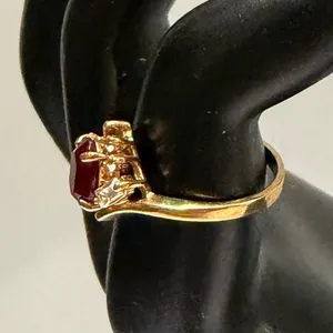 Vintage Style Gold Tone Faux Ruby Ladies Statement Ring Size 7 thumbnail 2