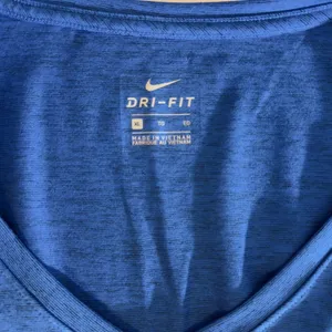 368 | Nike Pittsburgh Panthers Dri-Fit‎ V-Neck Athletic T-Shirt Blue Womens XL thumbnail 3
