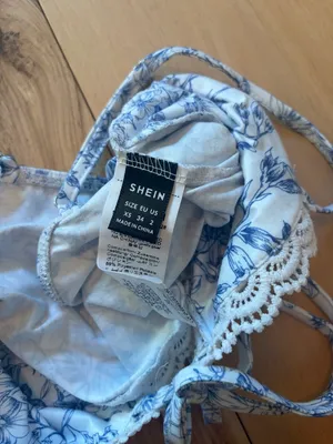SHEIN Soleia Blue White Floral Lace Trim Tie Front Crop Top XS thumbnail 3