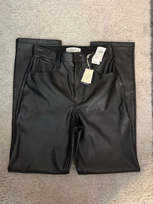 Abercrombie 90s High-Rise Straight Black Leather Pants thumbnail 4