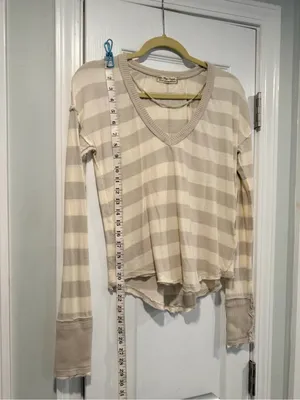 NWOT Free People We The Free Size M Tan Cream Striped Thermal Knit V Neck Top thumbnail 3