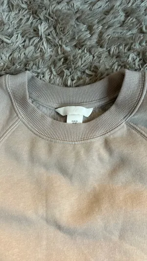 H&M oversize sweatshirt thumbnail 3