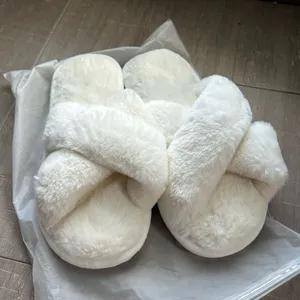 White Fuzzy Slippers Bridesmaid Wedding Shoes Sz 8 thumbnail 1