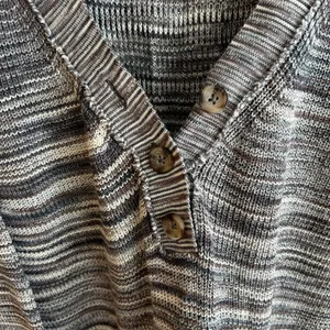 Free People Cardigan‎ Sweater Women S Grey Brown Space Dye Knit Cropped V-Neck thumbnail 6