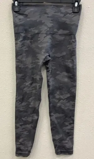 Spanx women’s camo cropped seamless high rise leggings small 21” #737 thumbnail 1