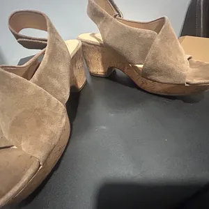 Clarks  Tan Suede Wedge Sandals thumbnail 10