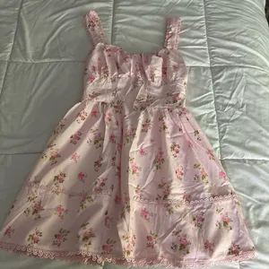 Pink floral mini dress kutumai thumbnail 3