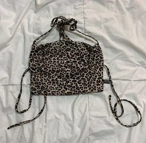 Crop Top thumbnail 1