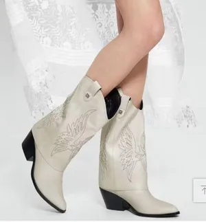 NWB Guess Raegan Fold-Over Cowboy Boots western white size 9 M cowgirl thumbnail 1