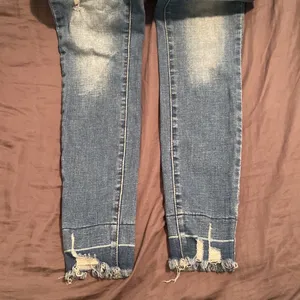 Judy Blue Distressed Skinny Jeans size 9 thumbnail 3