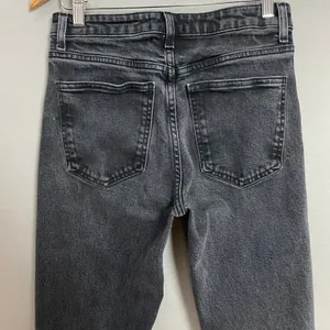 Zara Jeans Women Faded Black Size 4 High‎ Rise Denim Straight Slim Fit Classic thumbnail 6