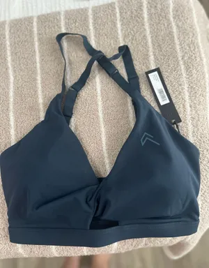 Unified Oner Active Twist Bra thumbnail 1