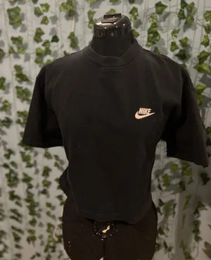 Nike Black  crop top thumbnail 1