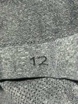 Lululemon Swiftly Tech Gray Crewneck Short Sleeve Athletic Shirt Women’s Size 12 thumbnail 9